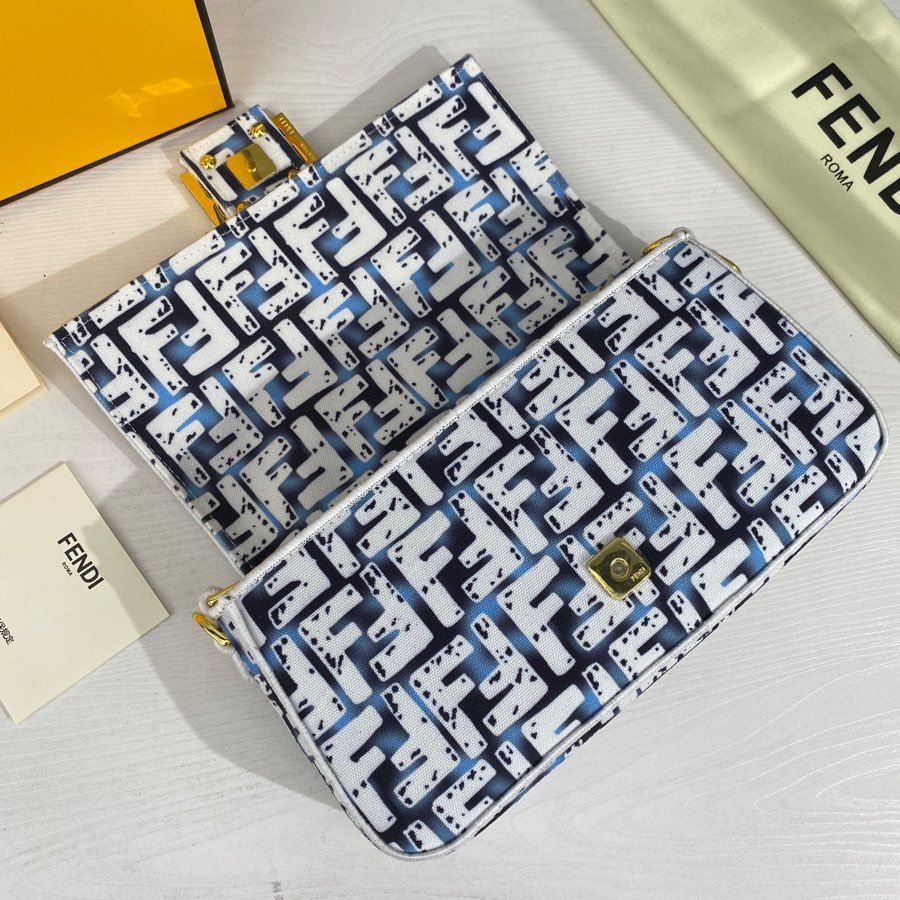 スーパーコピー代引き対応 fendi フェンディ バッグ 実物の写真 N品後払い国内発送送料無料安全必ず届く信用できるサイト