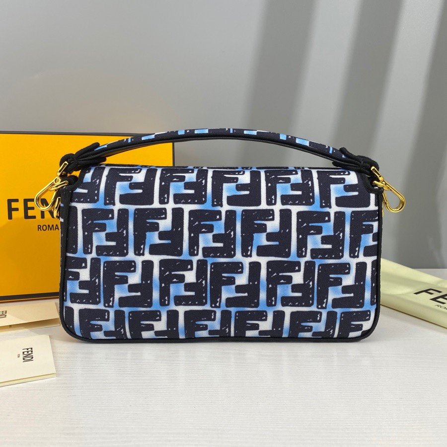 スーパーコピー代引き対応 fendi フェンディ バッグ 実物の写真 N品後払い国内発送送料無料安全必ず届く信用できるサイト