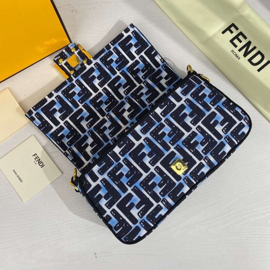 スーパーコピー代引き対応 fendi フェンディ バッグ 実物の写真 N品後払い国内発送送料無料安全必ず届く信用できるサイト