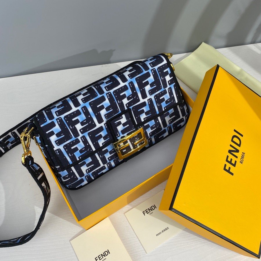 スーパーコピー代引き対応 fendi フェンディ バッグ 実物の写真 N品後払い国内発送送料無料安全必ず届く信用できるサイト