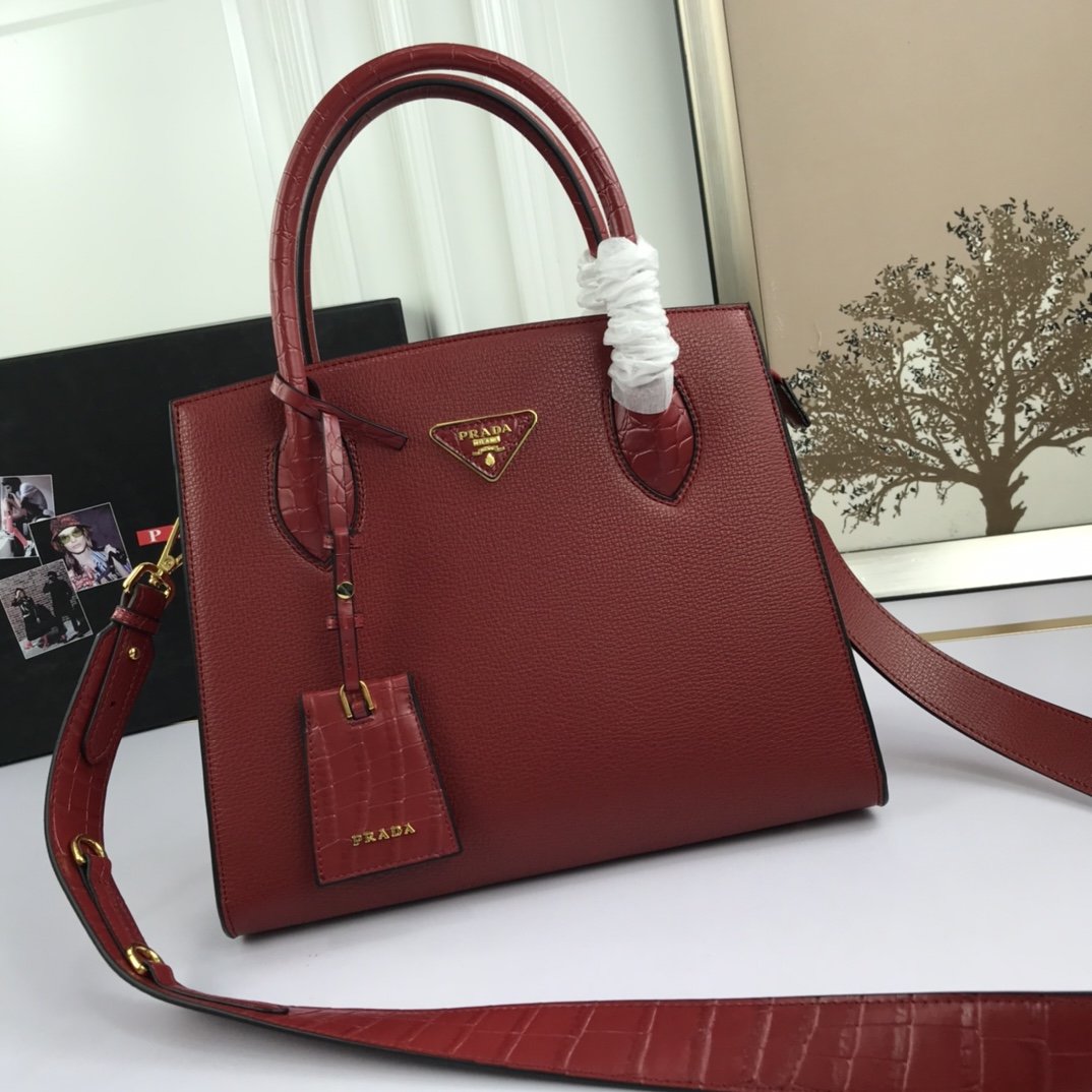 送料無料 Prada プラダ  バッグ 実物の写真 スーパーコピーバッグN品代引き対応国内発送後払い安全必ず届く信用できるサイト