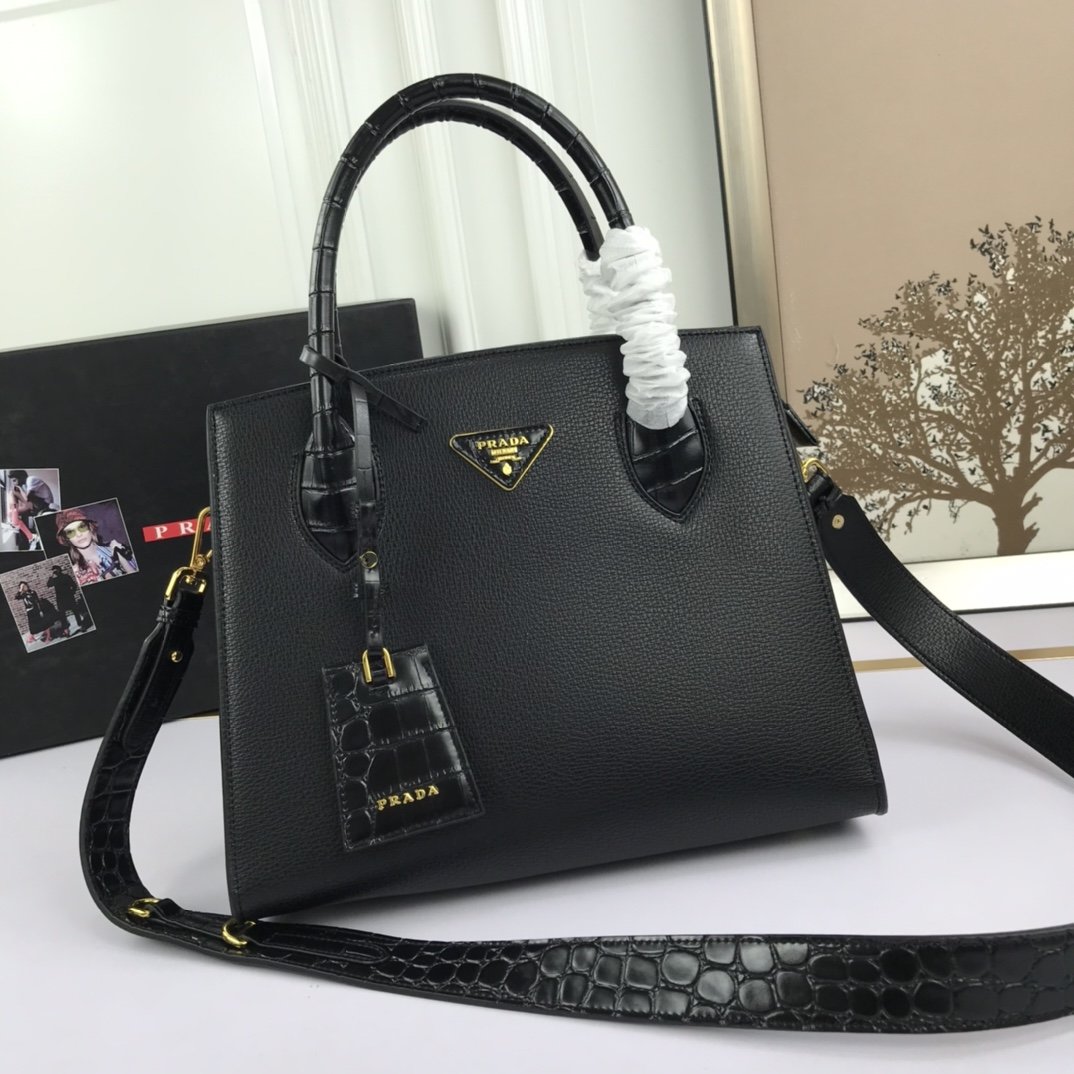 送料無料 Prada プラダ  バッグ 実物の写真 スーパーコピーバッグN品代引き対応国内発送後払い安全必ず届く信用できるサイト