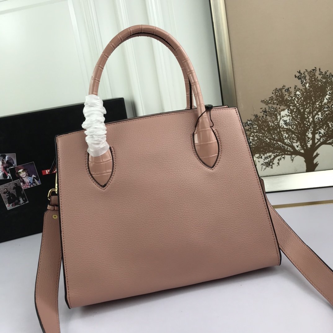 送料無料 Prada プラダ  バッグ 実物の写真 スーパーコピーバッグN品代引き対応国内発送後払い安全必ず届く信用できるサイト