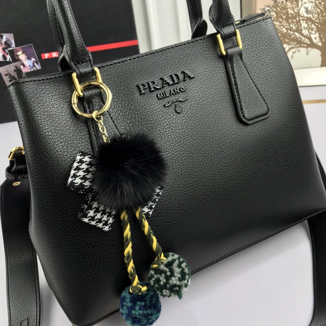 送料無料 Prada プラダ  バッグ 実物の写真 スーパーコピーバッグN品代引き対応国内発送後払い安全必ず届く信用できるサイト