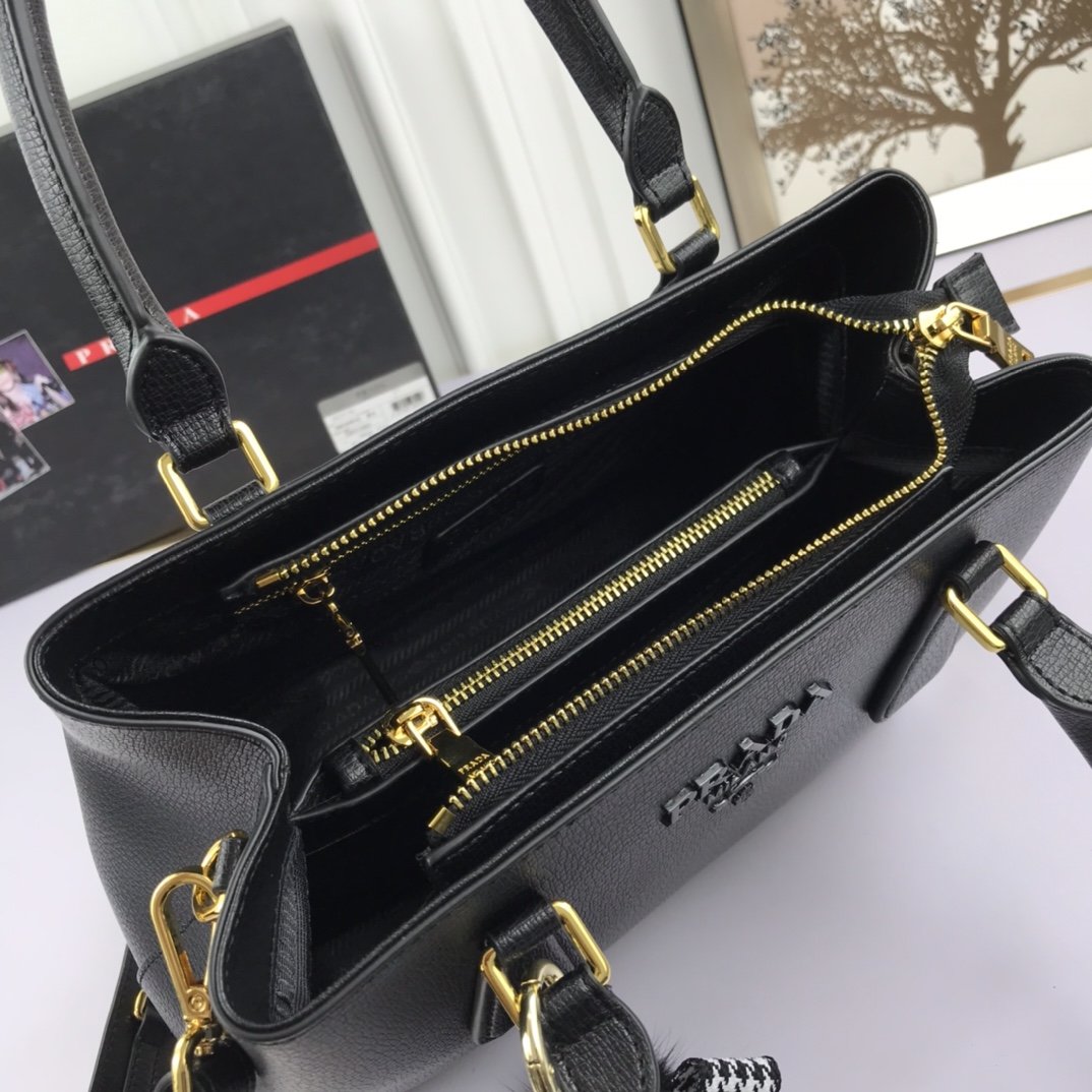 送料無料 Prada プラダ  バッグ 実物の写真 スーパーコピーバッグN品代引き対応国内発送後払い安全必ず届く信用できるサイト