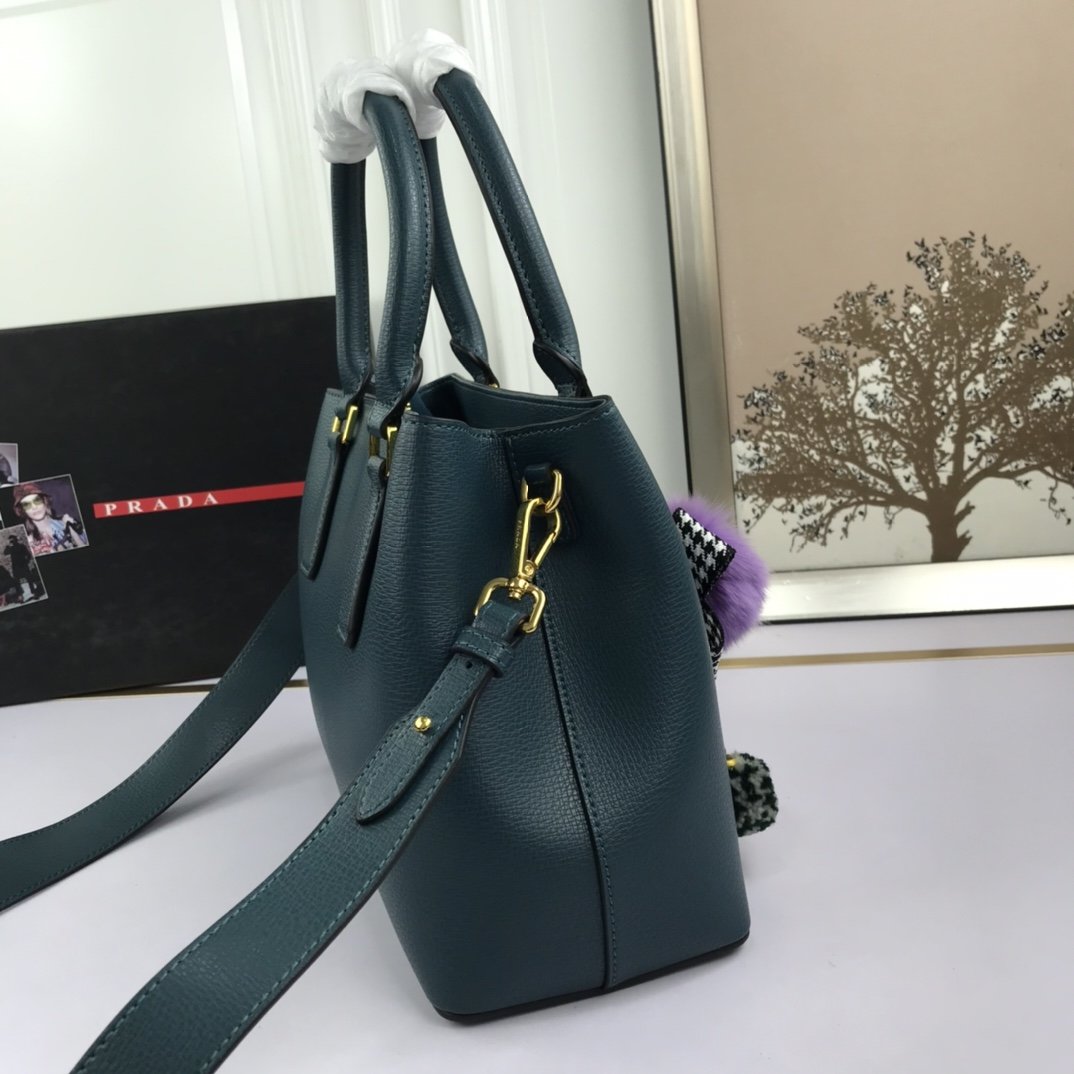 送料無料 Prada プラダ  バッグ 実物の写真 スーパーコピーバッグN品代引き対応国内発送後払い安全必ず届く信用できるサイト