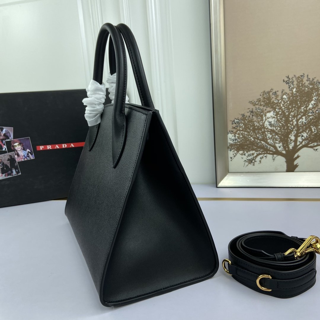 送料無料 Prada プラダ  バッグ 実物の写真 スーパーコピーバッグN品代引き対応国内発送後払い安全必ず届く信用できるサイト