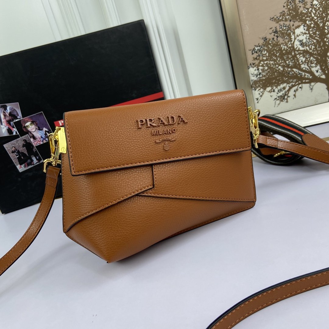 送料無料 Prada プラダ  バッグ 実物の写真 スーパーコピーバッグN品代引き対応国内発送後払い安全必ず届く信用できるサイト