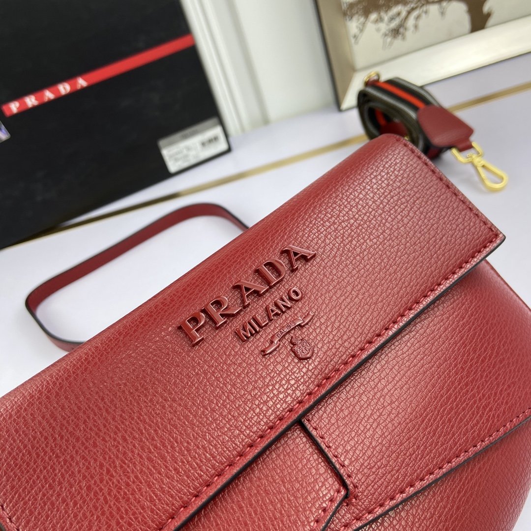 送料無料 Prada プラダ  バッグ 実物の写真 スーパーコピーバッグN品代引き対応国内発送後払い安全必ず届く信用できるサイト