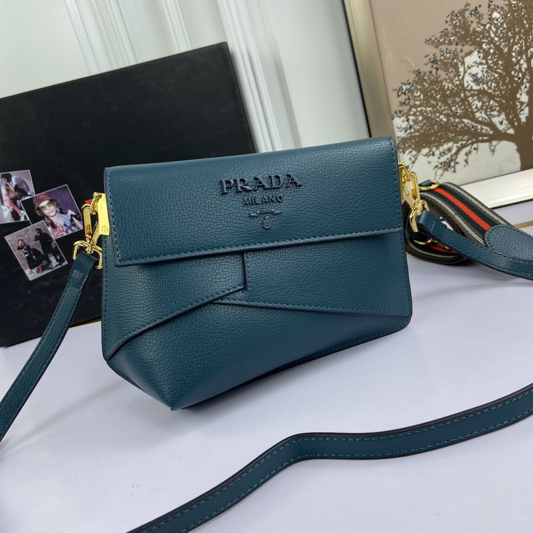 送料無料 Prada プラダ  バッグ 実物の写真 スーパーコピーバッグN品代引き対応国内発送後払い安全必ず届く信用できるサイト