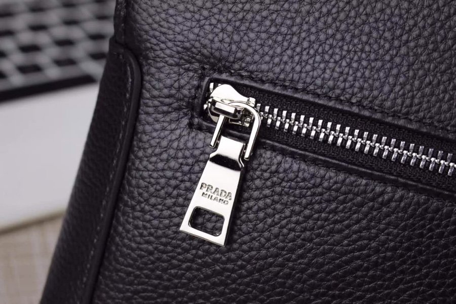 送料無料 Prada プラダ  バッグ 実物の写真 スーパーコピーバッグN品代引き対応国内発送後払い安全必ず届く信用できるサイト