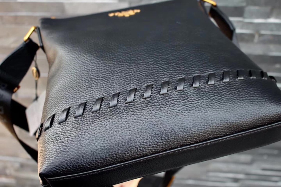 送料無料 Prada プラダ  バッグ 実物の写真 スーパーコピーバッグN品代引き対応国内発送後払い安全必ず届く信用できるサイト