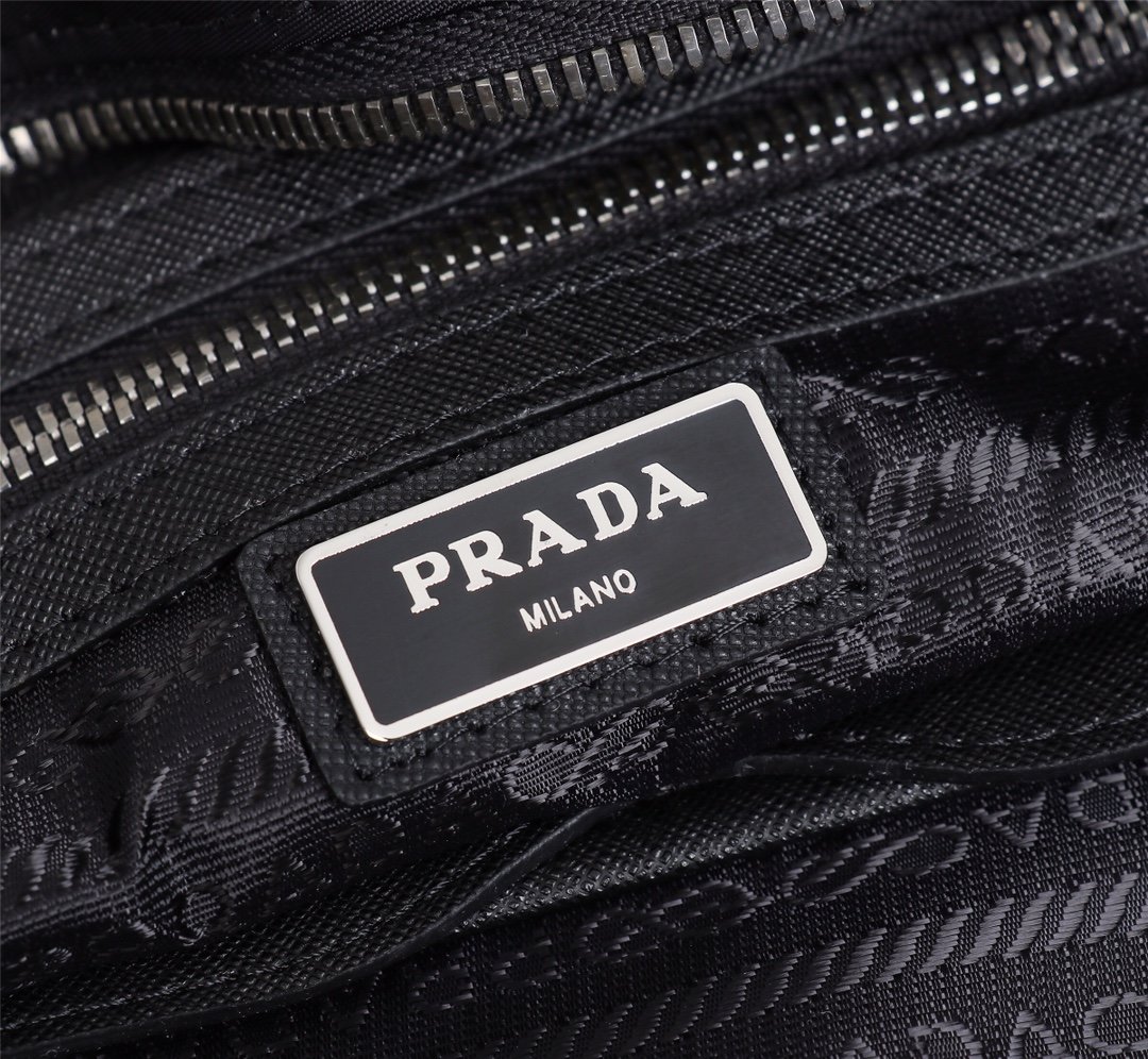 送料無料 Prada プラダ  バッグ 実物の写真 スーパーコピーバッグN品代引き対応国内発送後払い安全必ず届く信用できるサイト