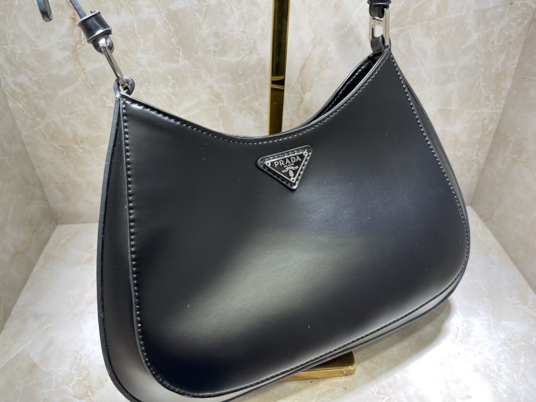 送料無料 Prada プラダ  バッグ 実物の写真 スーパーコピーバッグN品代引き対応国内発送後払い安全必ず届く信用できるサイト