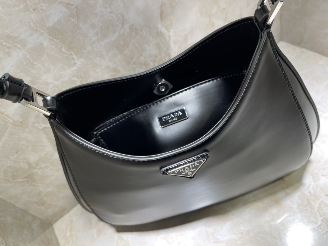 送料無料 Prada プラダ  バッグ 実物の写真 スーパーコピーバッグN品代引き対応国内発送後払い安全必ず届く信用できるサイト