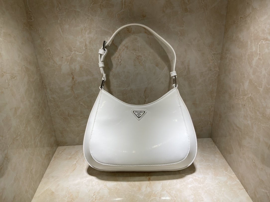 送料無料 Prada プラダ  バッグ 実物の写真 スーパーコピーバッグN品代引き対応国内発送後払い安全必ず届く信用できるサイト