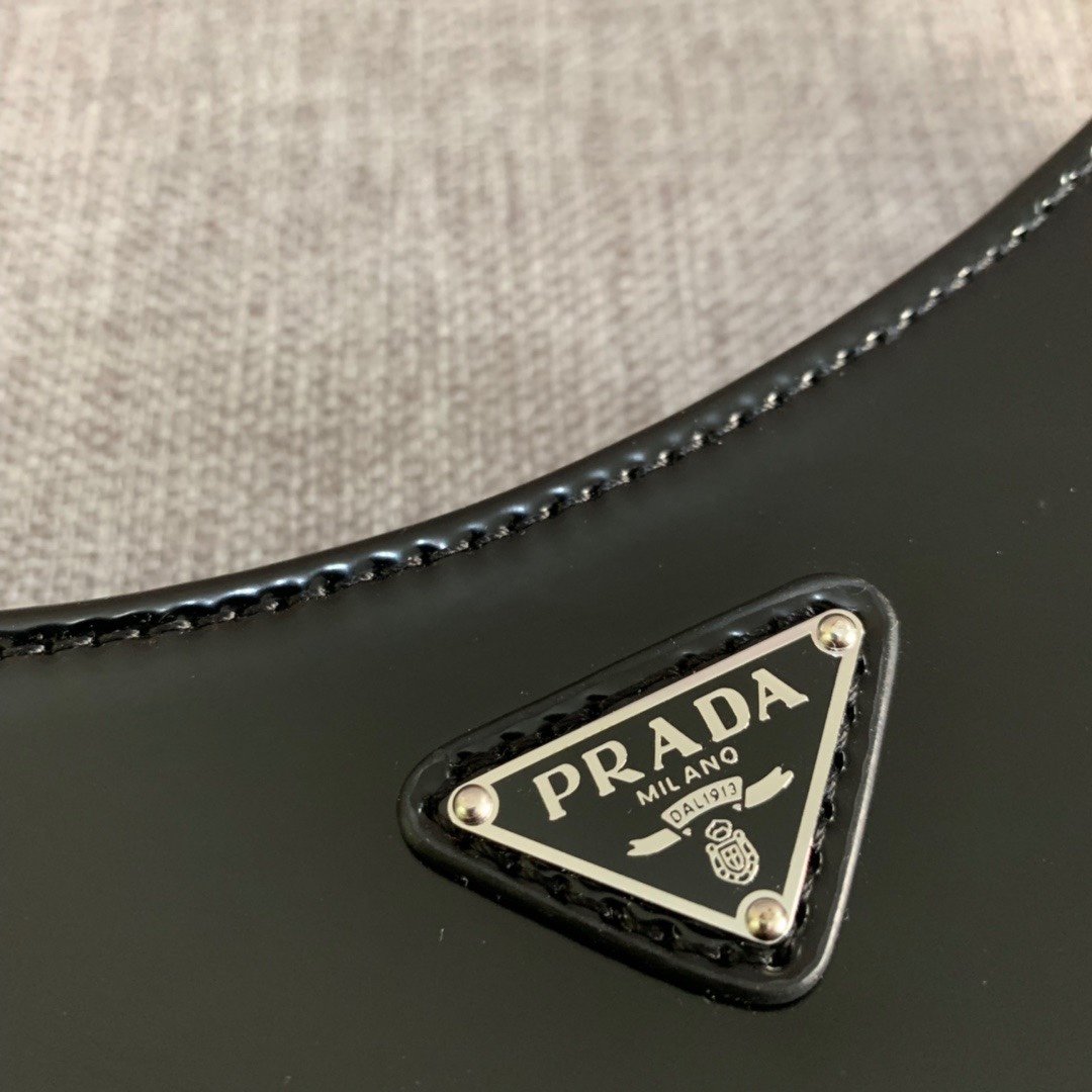 送料無料 Prada プラダ  バッグ 実物の写真 スーパーコピーバッグN品代引き対応国内発送後払い安全必ず届く信用できるサイト