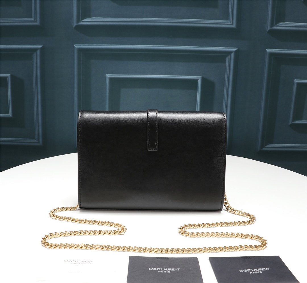 スーパーコピー代引き対応 YSL イヴサンローラン バッグ 実物の写真 N品後払い国内発送送料無料安全必ず届く信用できるサイト