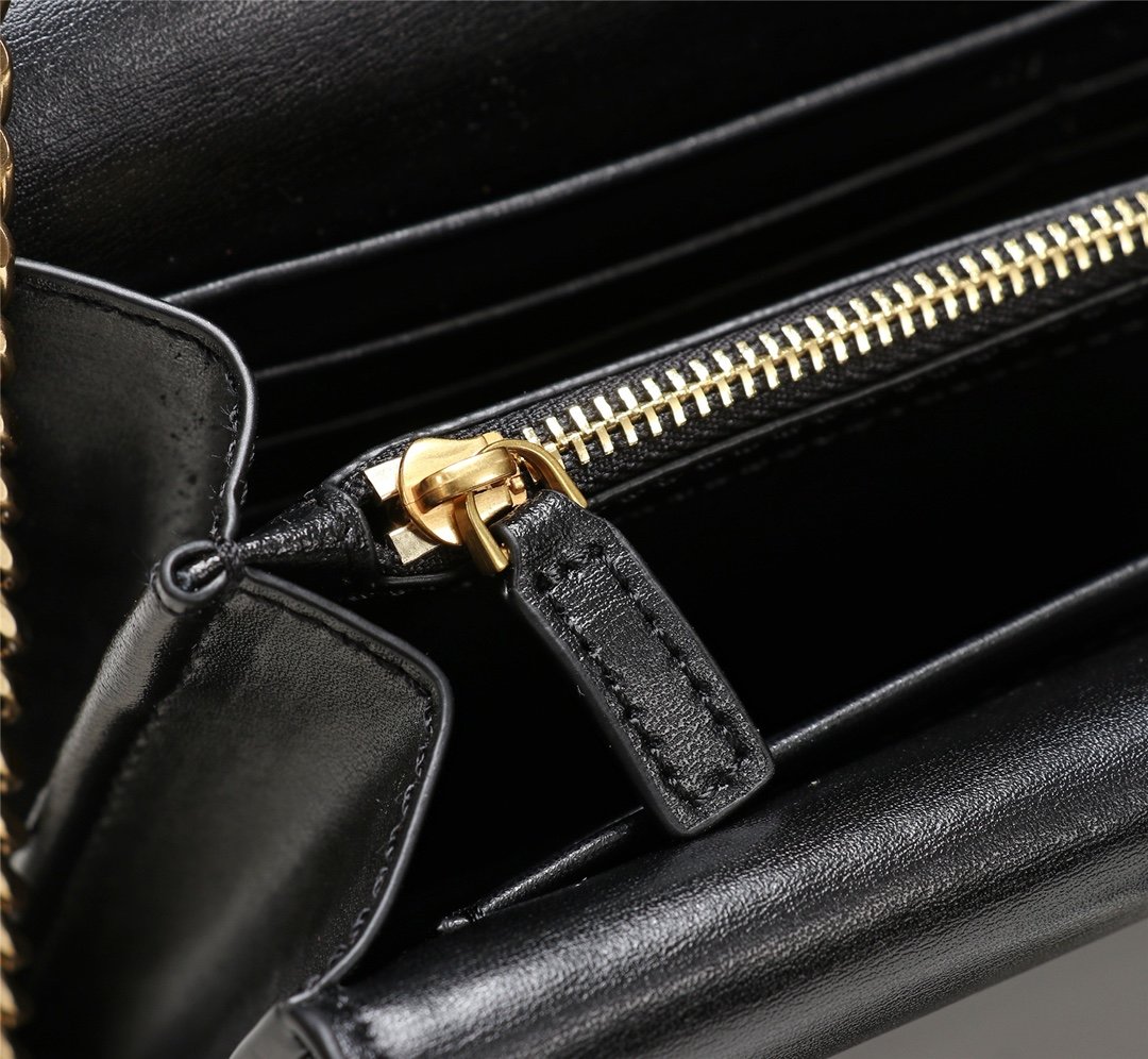 スーパーコピー代引き対応 YSL イヴサンローラン バッグ 実物の写真 N品後払い国内発送送料無料安全必ず届く信用できるサイト