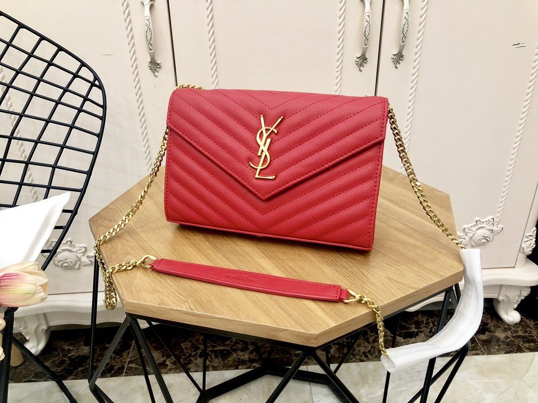 スーパーコピー代引き対応 YSL イヴサンローラン バッグ 実物の写真 N品後払い国内発送送料無料安全必ず届く信用できるサイト