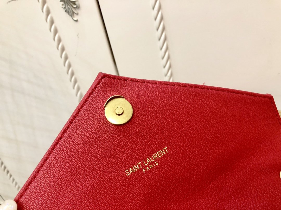 スーパーコピー代引き対応 YSL イヴサンローラン バッグ 実物の写真 N品後払い国内発送送料無料安全必ず届く信用できるサイト