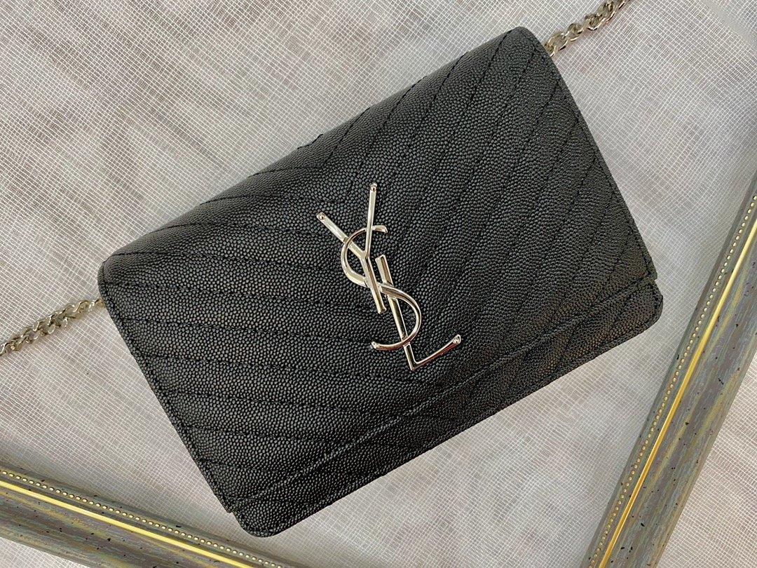 スーパーコピー代引き対応 YSL イヴサンローラン バッグ 実物の写真 N品後払い国内発送送料無料安全必ず届く信用できるサイト