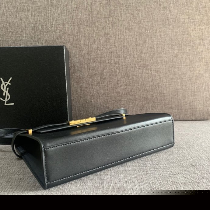 スーパーコピー代引き対応 YSL イヴサンローラン バッグ 実物の写真 N品後払い国内発送送料無料安全必ず届く信用できるサイト