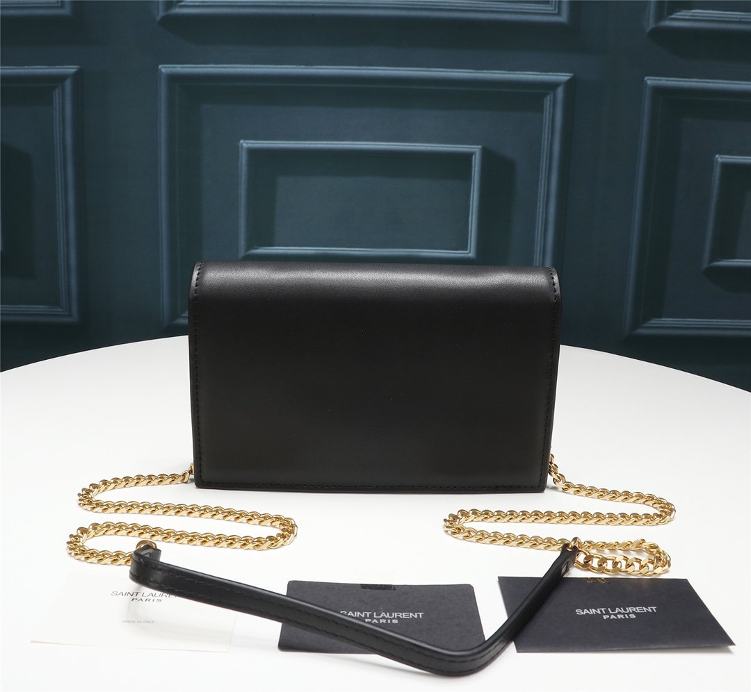 スーパーコピー代引き対応 YSL イヴサンローラン バッグ 実物の写真 N品後払い国内発送送料無料安全必ず届く信用できるサイト
