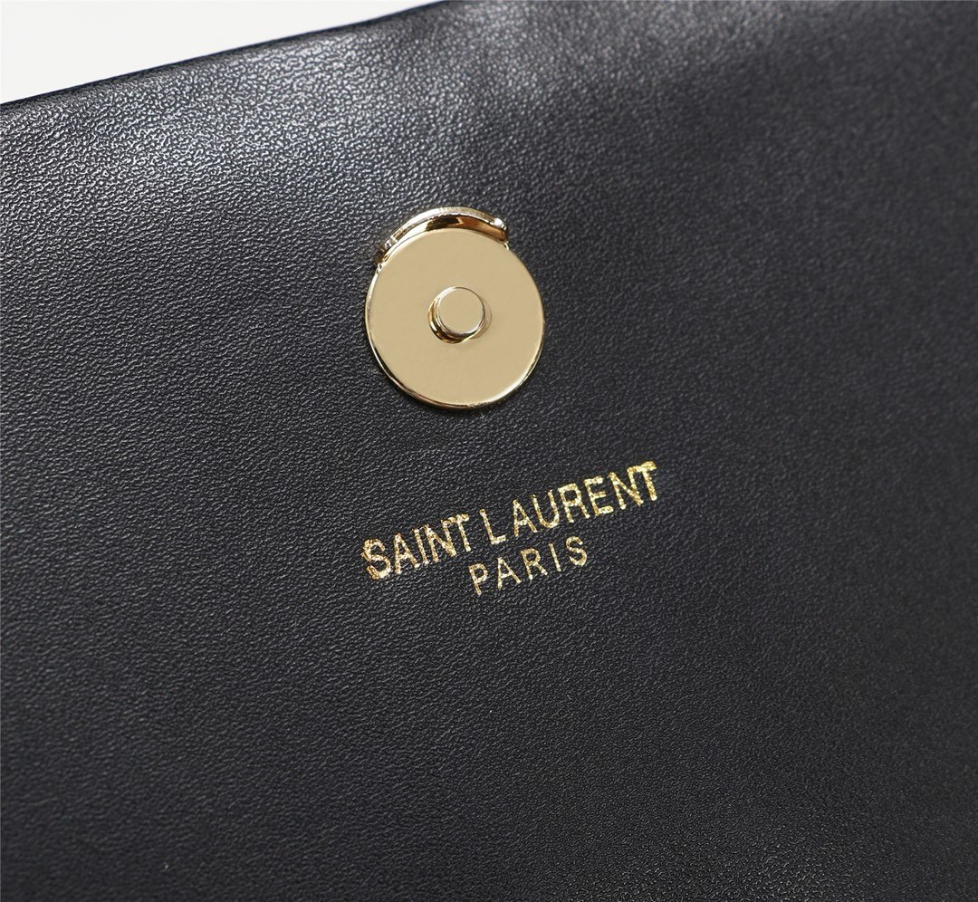 スーパーコピー代引き対応 YSL イヴサンローラン バッグ 実物の写真 N品後払い国内発送送料無料安全必ず届く信用できるサイト