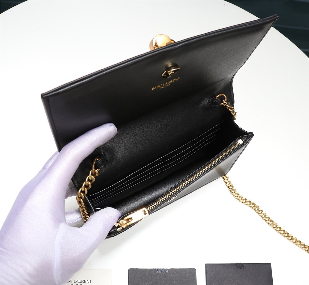 スーパーコピー代引き対応 YSL イヴサンローラン バッグ 実物の写真 N品後払い国内発送送料無料安全必ず届く信用できるサイト