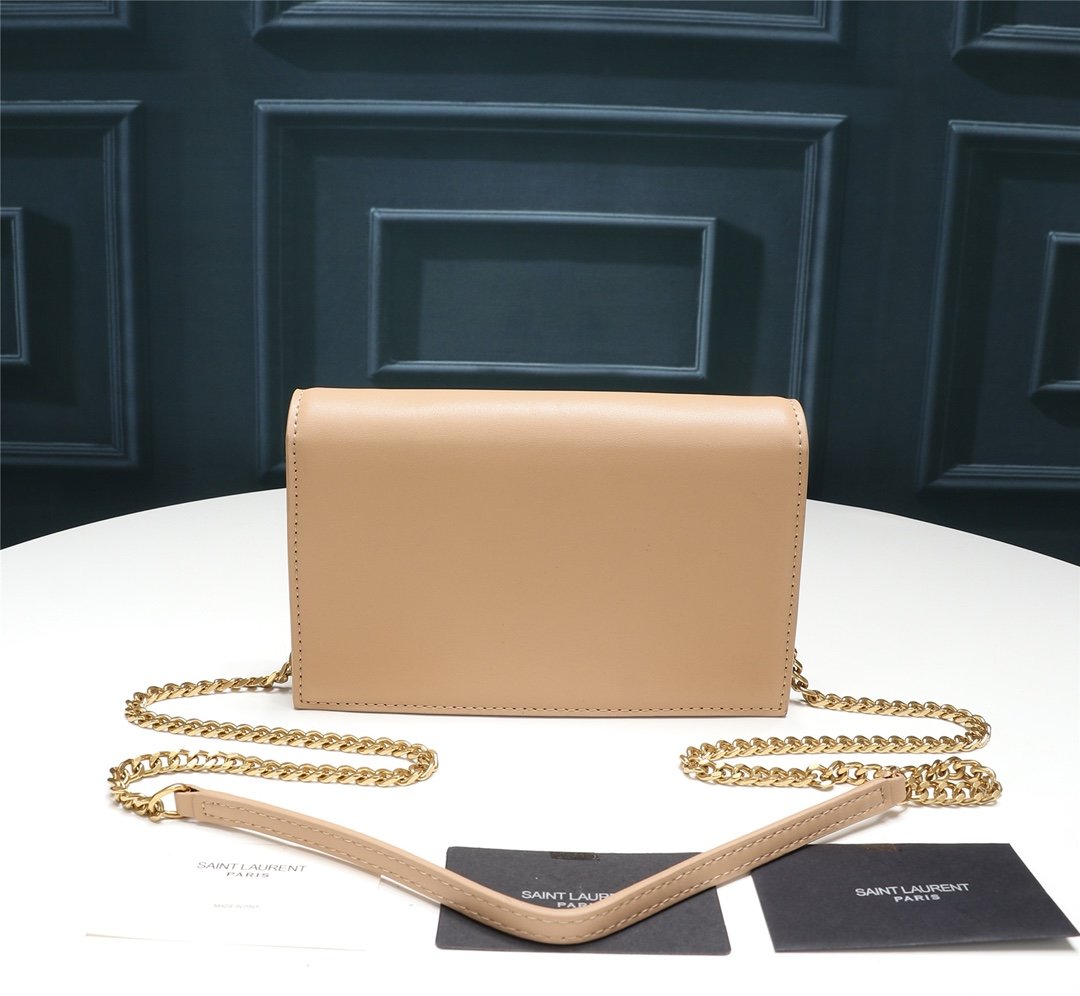 スーパーコピー代引き対応 YSL イヴサンローラン バッグ 実物の写真 N品後払い国内発送送料無料安全必ず届く信用できるサイト