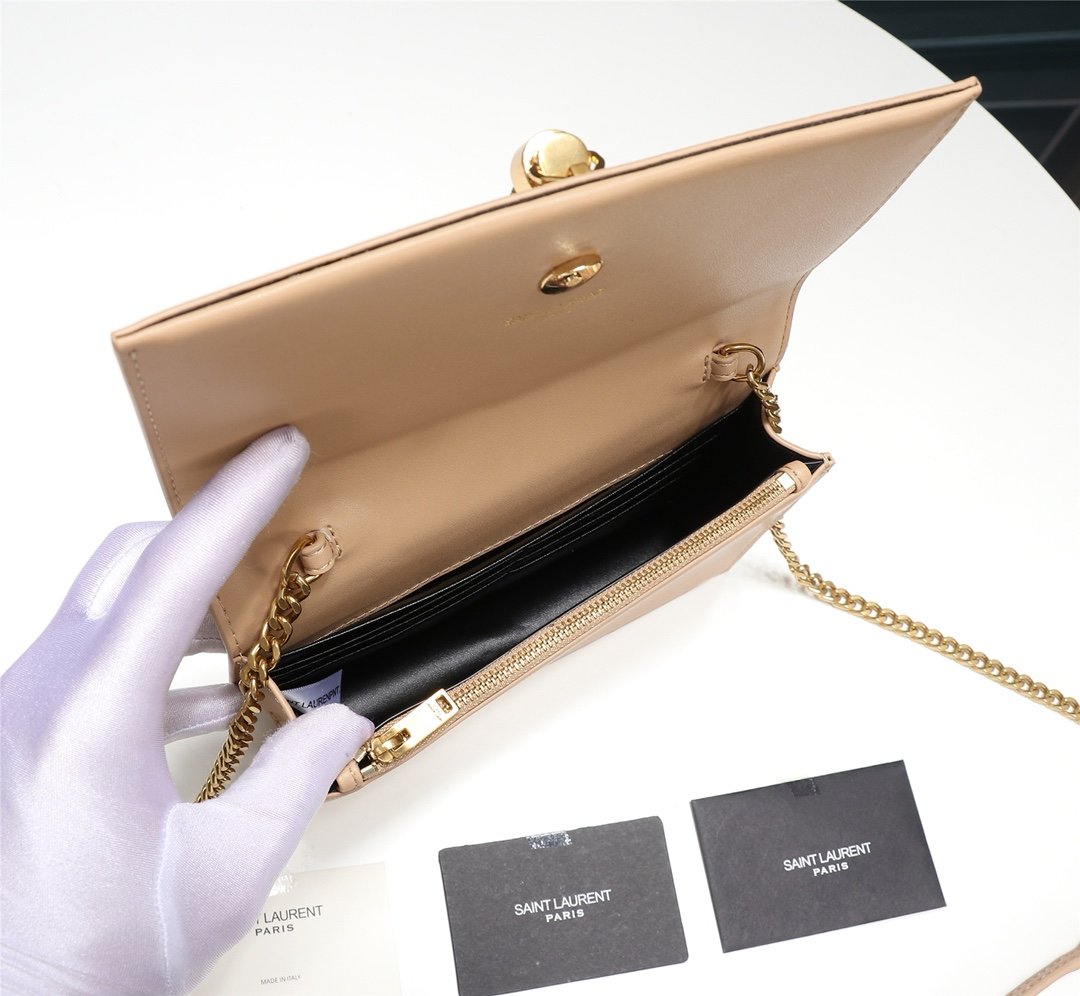 スーパーコピー代引き対応 YSL イヴサンローラン バッグ 実物の写真 N品後払い国内発送送料無料安全必ず届く信用できるサイト