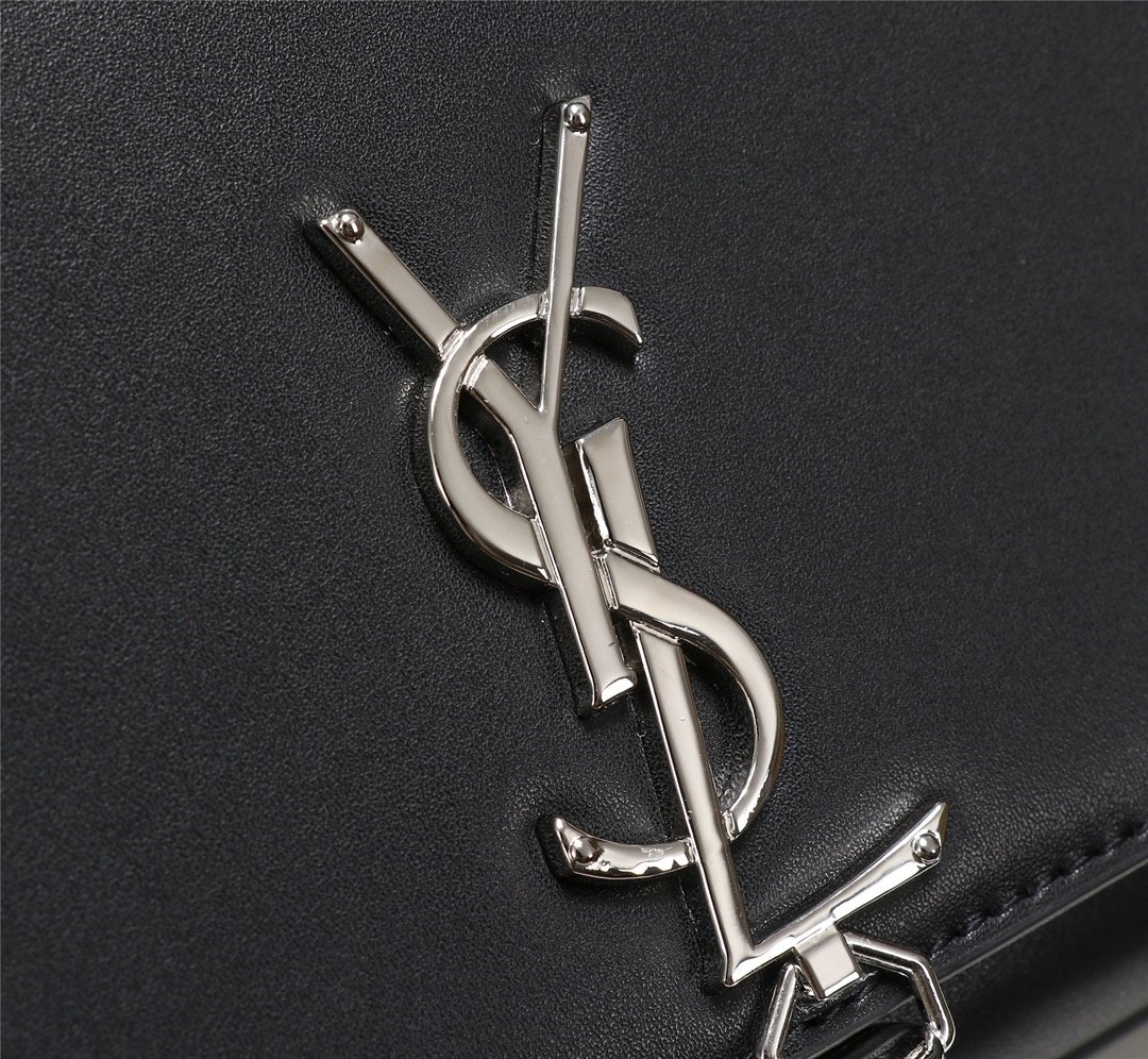 スーパーコピー代引き対応 YSL イヴサンローラン バッグ 実物の写真 N品後払い国内発送送料無料安全必ず届く信用できるサイト