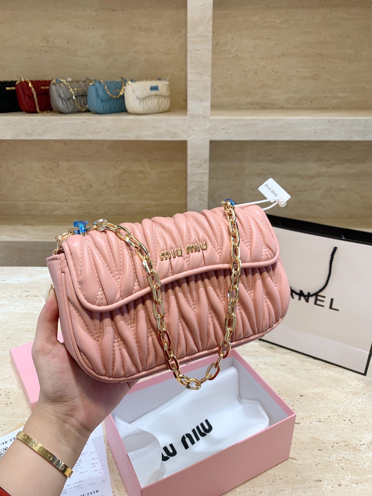 ばれない おすすめMIUMIU ミュウミュウ ショルダーバッグ レディース 実物の写真スーパーコピーバッグN品代引き対応国内発送後払い安全必ず届く人気サイト