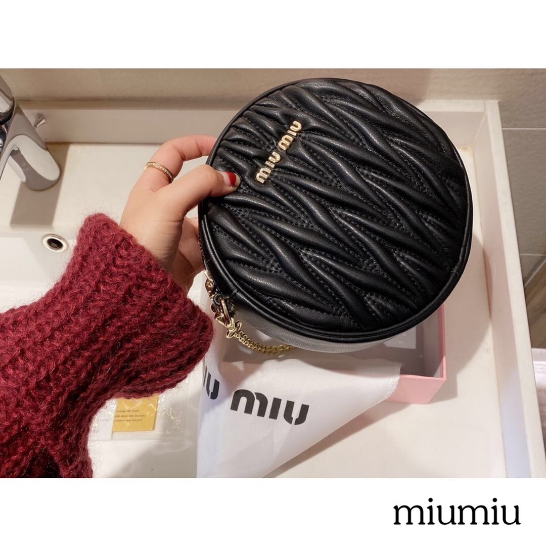 ばれない おすすめMIUMIU ミュウミュウ ショルダーバッグ レディース 実物の写真スーパーコピーバッグN品代引き対応国内発送後払い安全必ず届く人気サイト