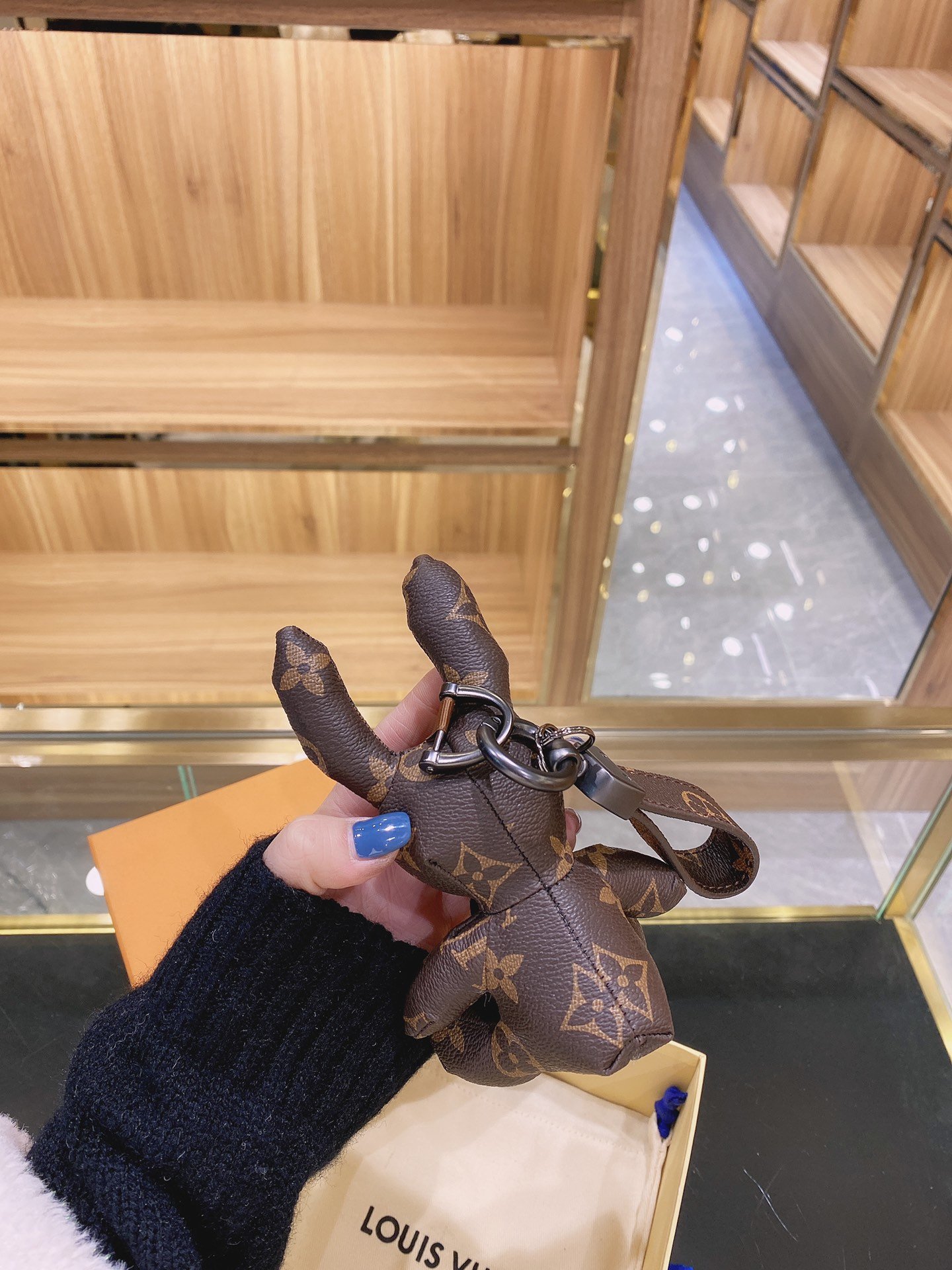 今年人気定番ルイヴィトン Louis Vuittonキーホルダー実物の写真スーパーコピーN品代引き可能国内発送後払い安全必ず届く優良サイト