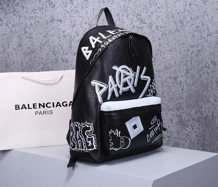 超スーパーコピー後払い国内発送 Balenciaga バレンシアガ バッグ 実物の写真 N品代引き対応送料無料安全必ず届く信用できるサイト