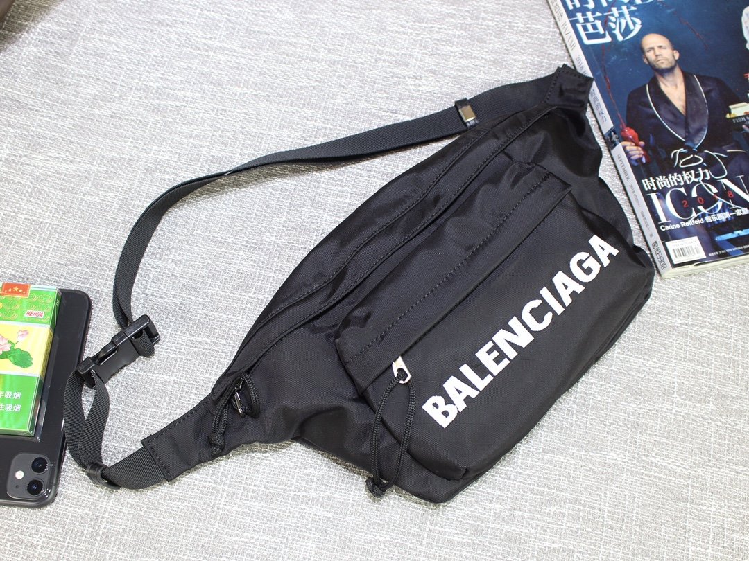 スーパーコピー後払い国内発送 Balenciaga バレンシアガ バッグ 実物の写真 N品代引き対応送料無料安全必ず届く信用できるサイト