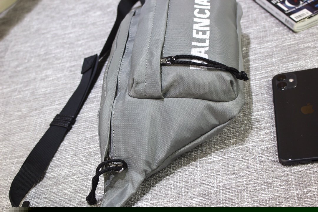 スーパーコピー後払い国内発送 Balenciaga バレンシアガ バッグ 実物の写真 N品代引き対応送料無料安全必ず届く信用できるサイト