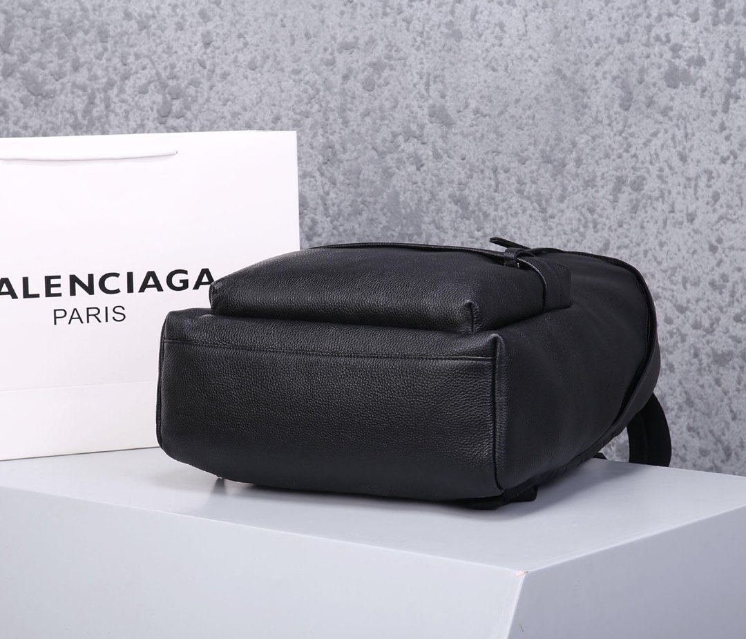 超スーパーコピー後払い国内発送 Balenciaga バレンシアガ バッグ 実物の写真 N品代引き対応送料無料安全必ず届く信用できるサイト