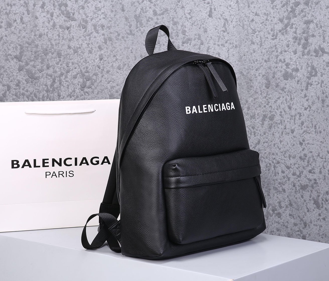 超スーパーコピー後払い国内発送 Balenciaga バレンシアガ バッグ 実物の写真 N品代引き対応送料無料安全必ず届く信用できるサイト