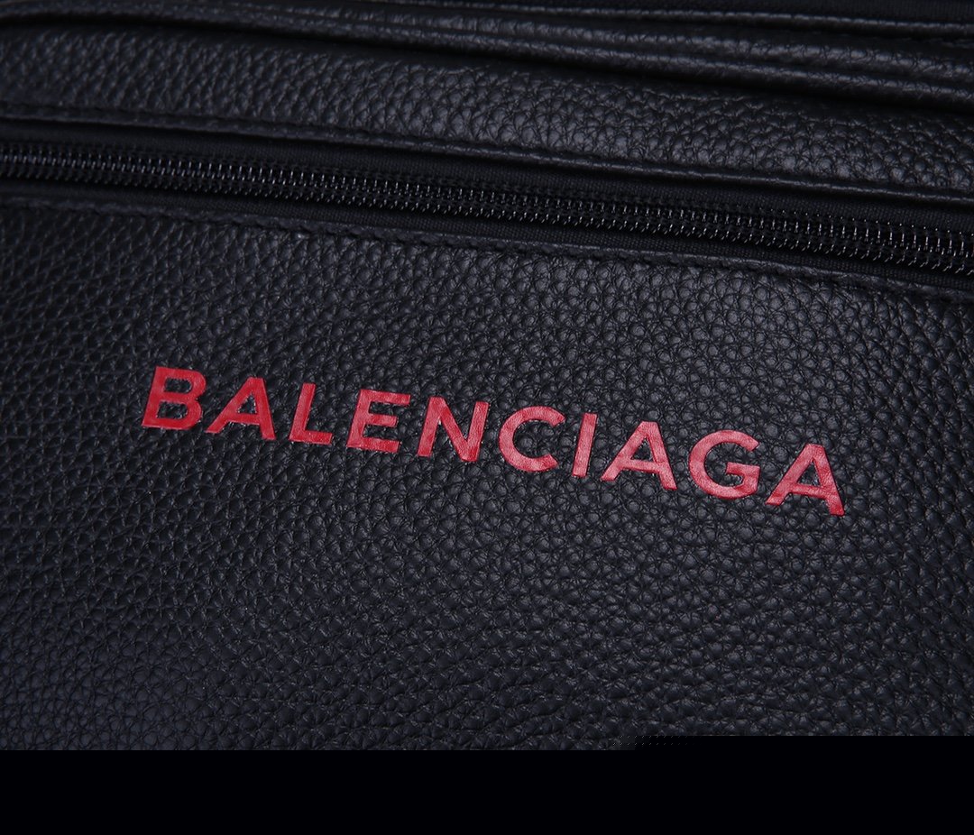 超スーパーコピー後払い国内発送 Balenciaga バレンシアガ バッグ 実物の写真 N品代引き対応送料無料安全必ず届く信用できるサイト