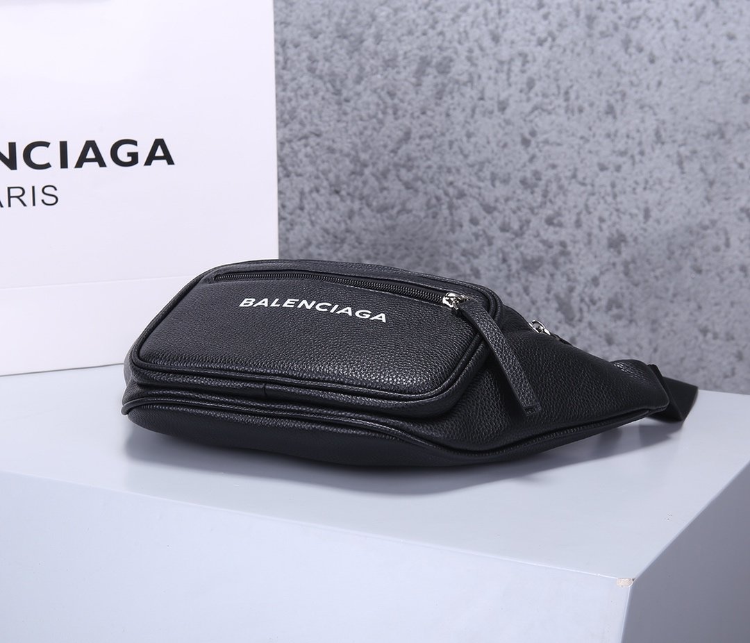 超スーパーコピー後払い国内発送 Balenciaga バレンシアガ バッグ 実物の写真 N品代引き対応送料無料安全必ず届く信用できるサイト