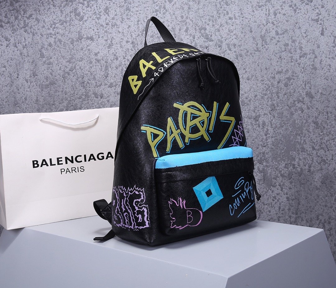 超スーパーコピー後払い国内発送 Balenciaga バレンシアガ バッグ 実物の写真 N品代引き対応送料無料安全必ず届く信用できるサイト