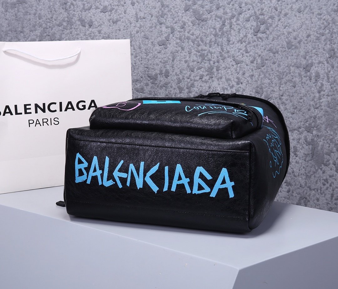 超スーパーコピー後払い国内発送 Balenciaga バレンシアガ バッグ 実物の写真 N品代引き対応送料無料安全必ず届く信用できるサイト