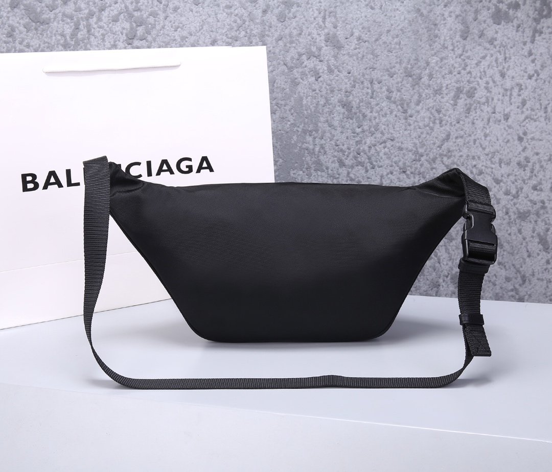 超スーパーコピー後払い国内発送 Balenciaga バレンシアガ バッグ 実物の写真 N品代引き対応送料無料安全必ず届く信用できるサイト