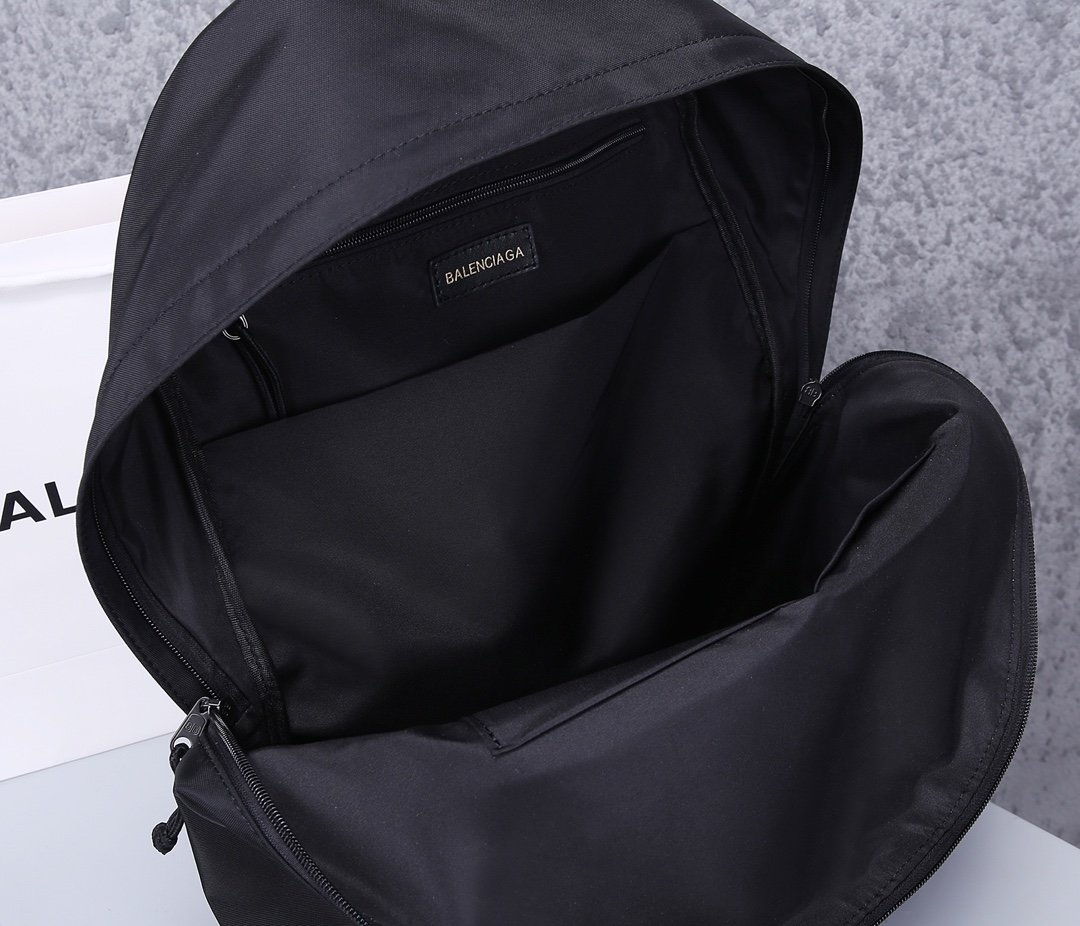 超スーパーコピー後払い国内発送 Balenciaga バレンシアガ バッグ 実物の写真 N品代引き対応送料無料安全必ず届く信用できるサイト