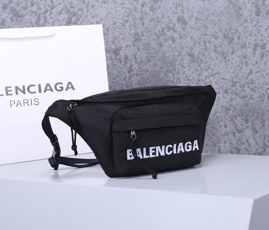 超スーパーコピー後払い国内発送 Balenciaga バレンシアガ バッグ 実物の写真 N品代引き対応送料無料安全必ず届く信用できるサイト