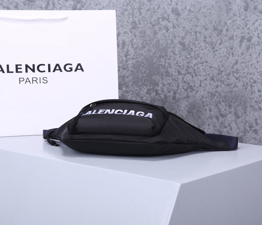 超スーパーコピー後払い国内発送 Balenciaga バレンシアガ バッグ 実物の写真 N品代引き対応送料無料安全必ず届く信用できるサイト
