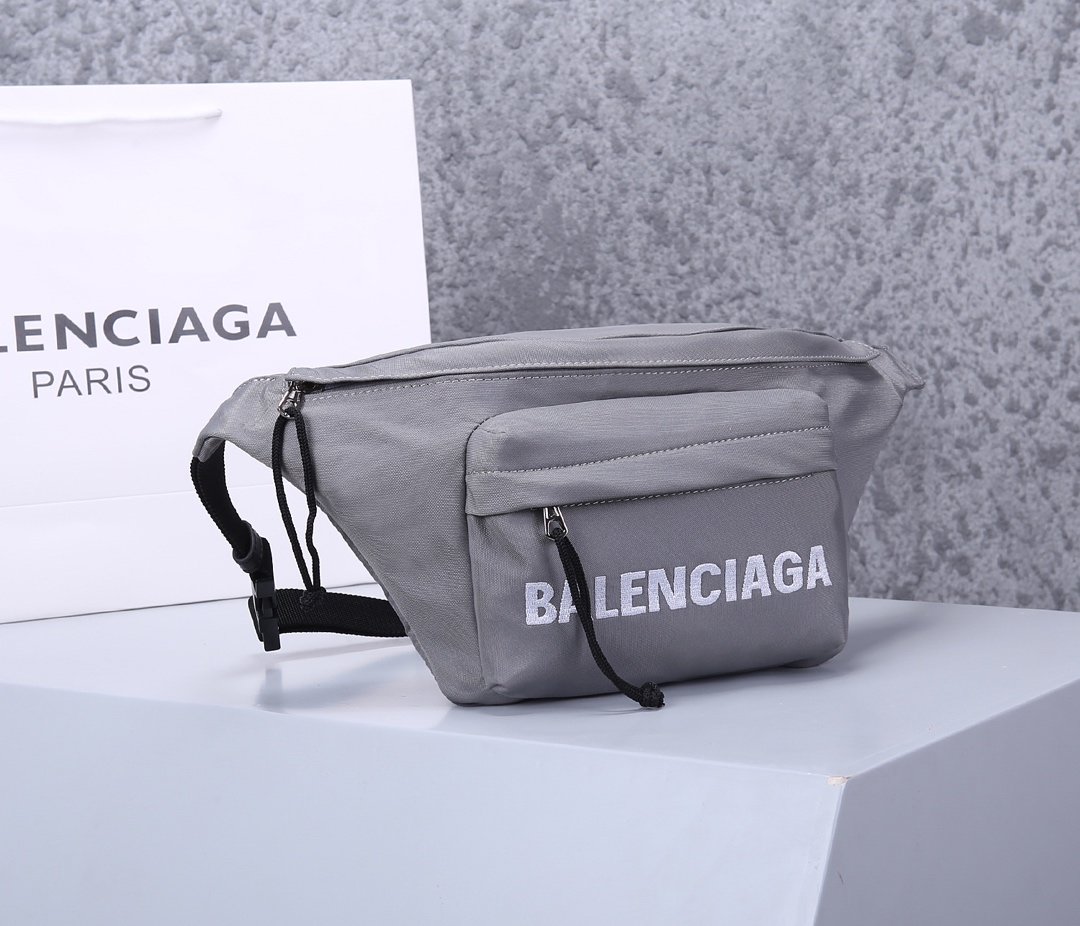 超スーパーコピー後払い国内発送 Balenciaga バレンシアガ バッグ 実物の写真 N品代引き対応送料無料安全必ず届く信用できるサイト